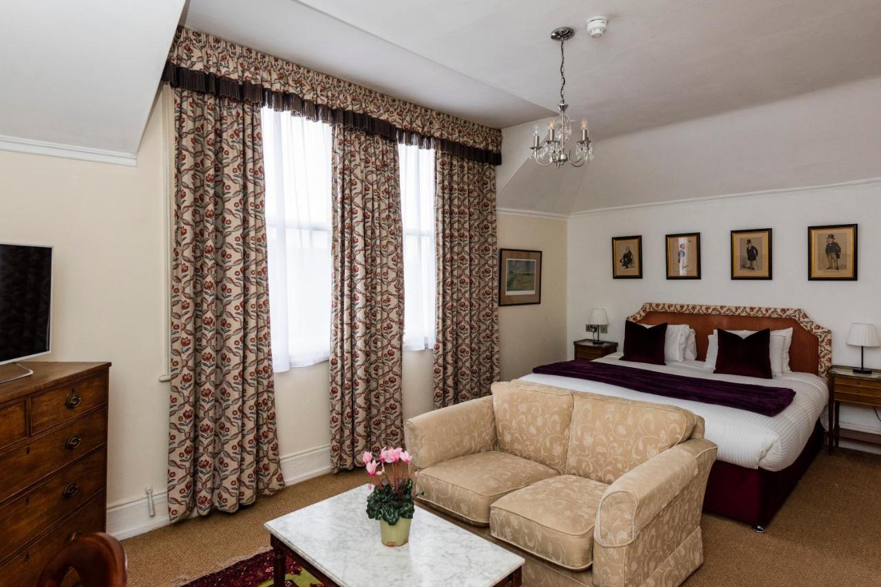 The George Inn Oakham Bagian luar foto